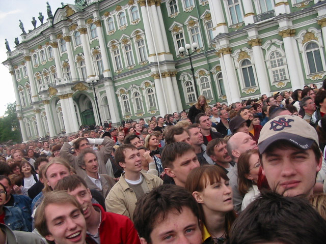 Даже Петерсон на фотке отметился...