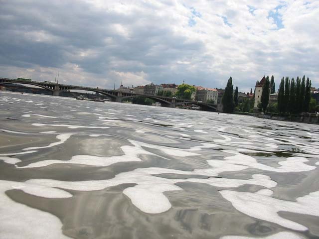 Грязная водичка....